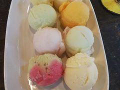 -莓园冰淇淋店