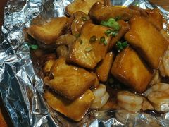 铁板海鲜鸡蛋豆腐-东来菜馆•手抓海鲜家常菜•海鲜锅贴(鸽子窝店)