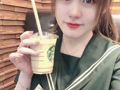 -星巴克(上海虹桥新天地二店)