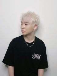 -马克男发时尚店