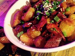 云南小土豆-胡桃里音乐酒馆(石家庄店)