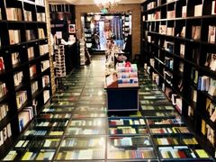 -钟书阁(松江泰晤士小镇店)