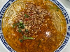 辣肉糜雪竹笋肉丝双浇面-鲁达面馆本帮风味(共康东路店)
