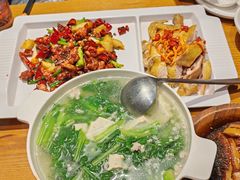 -隔壁老王·家常云南菜(花巷店)