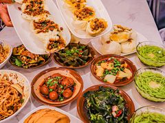 -李与白包子铺(桐梓林店)