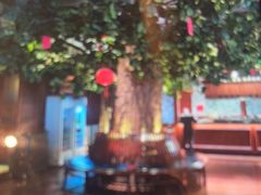 -八府香鸭·啫啫煲(华山路店)