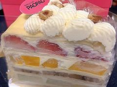 应季白巧水果千层-PAOPAO Bakery&Café(港汇店)