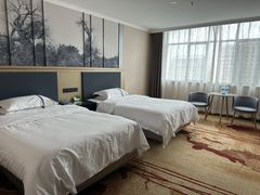 -库车国际酒店(火车站东湖公园店)