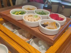 -良米山·云南野生菌过桥米线(上海首店)