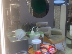 -PE SALON 
