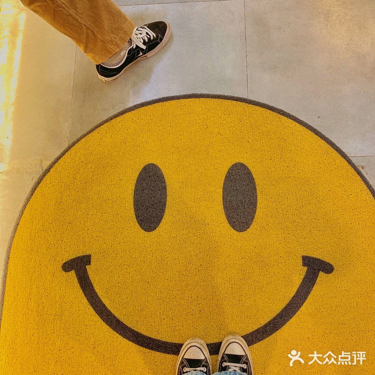 柳州探店🍔卡通动画般的汉堡店谁看了不迷糊