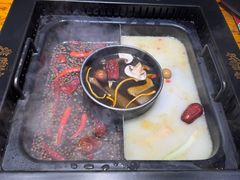 -老牌坊云南鱼豆花火锅(嵩山店)