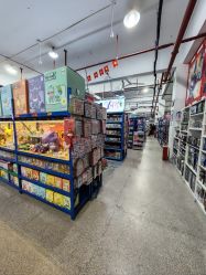 -逝水玩具折扣店