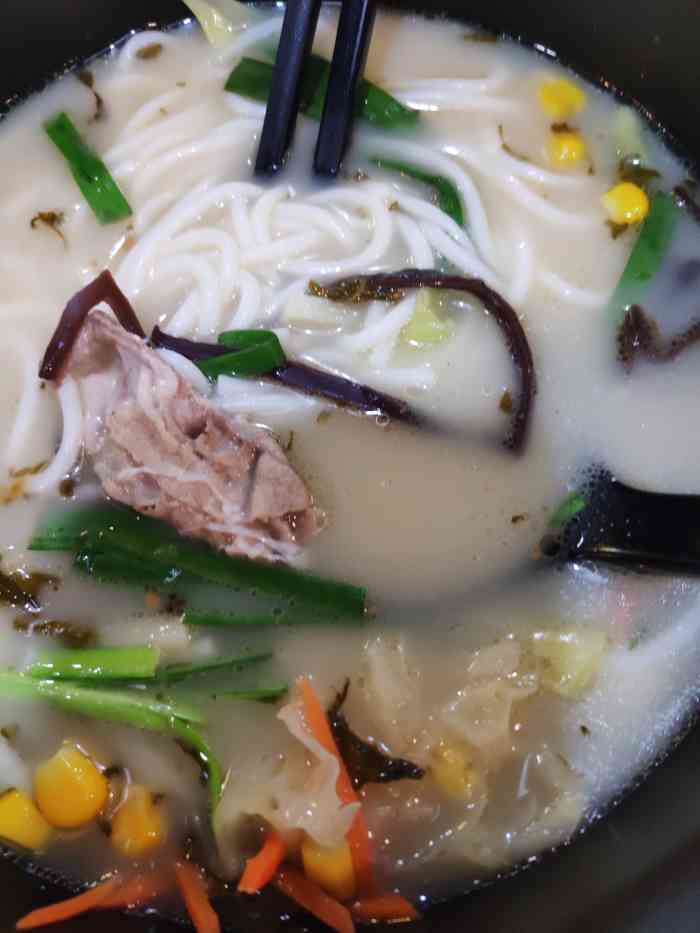 过桥缘·鸡汤米线(新邻生活广场店)-"这家米线我经常吃,原因是我比较