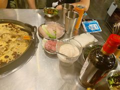 -鹿鸣山草本茶香火锅(园西路店)