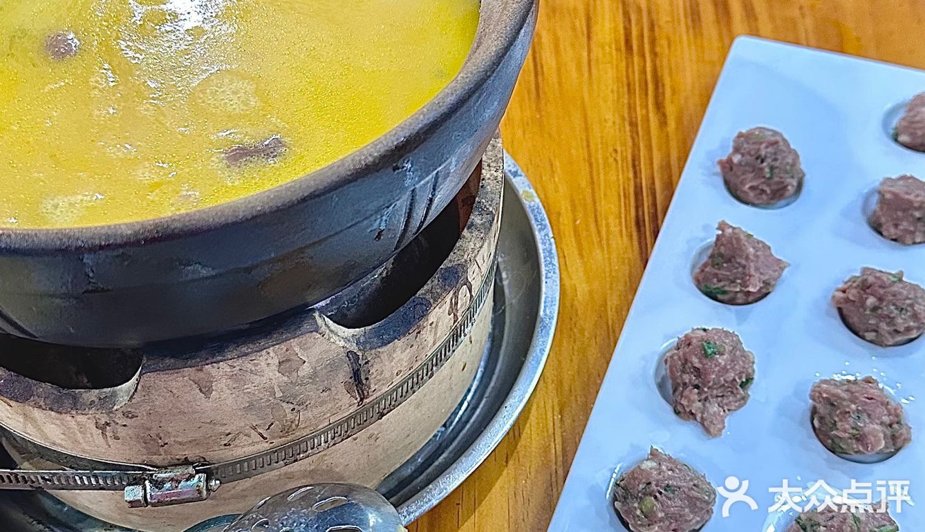 洛阳人均不到30一锅的花胶鸡