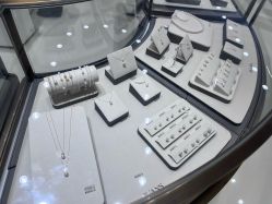 -RUANS阮仕珍珠(北京蓝色港湾店)