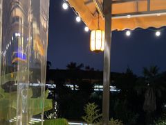 -茅草房·河畔园林火锅