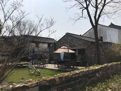 -田园东方蜜桃村的田野营地