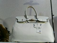 -泉乐坊步行街(烟酒特产平价超市店)