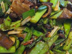 -廖师傅大蒜炒腊肉(袁家岭店)