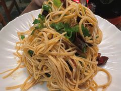 -超越炭火牛蛙火锅鸡(河东店)