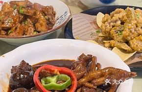 Freshwater Snail and Chicken Claw Stew