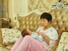 -爱的果实月嫂育婴师(世纪东方店)