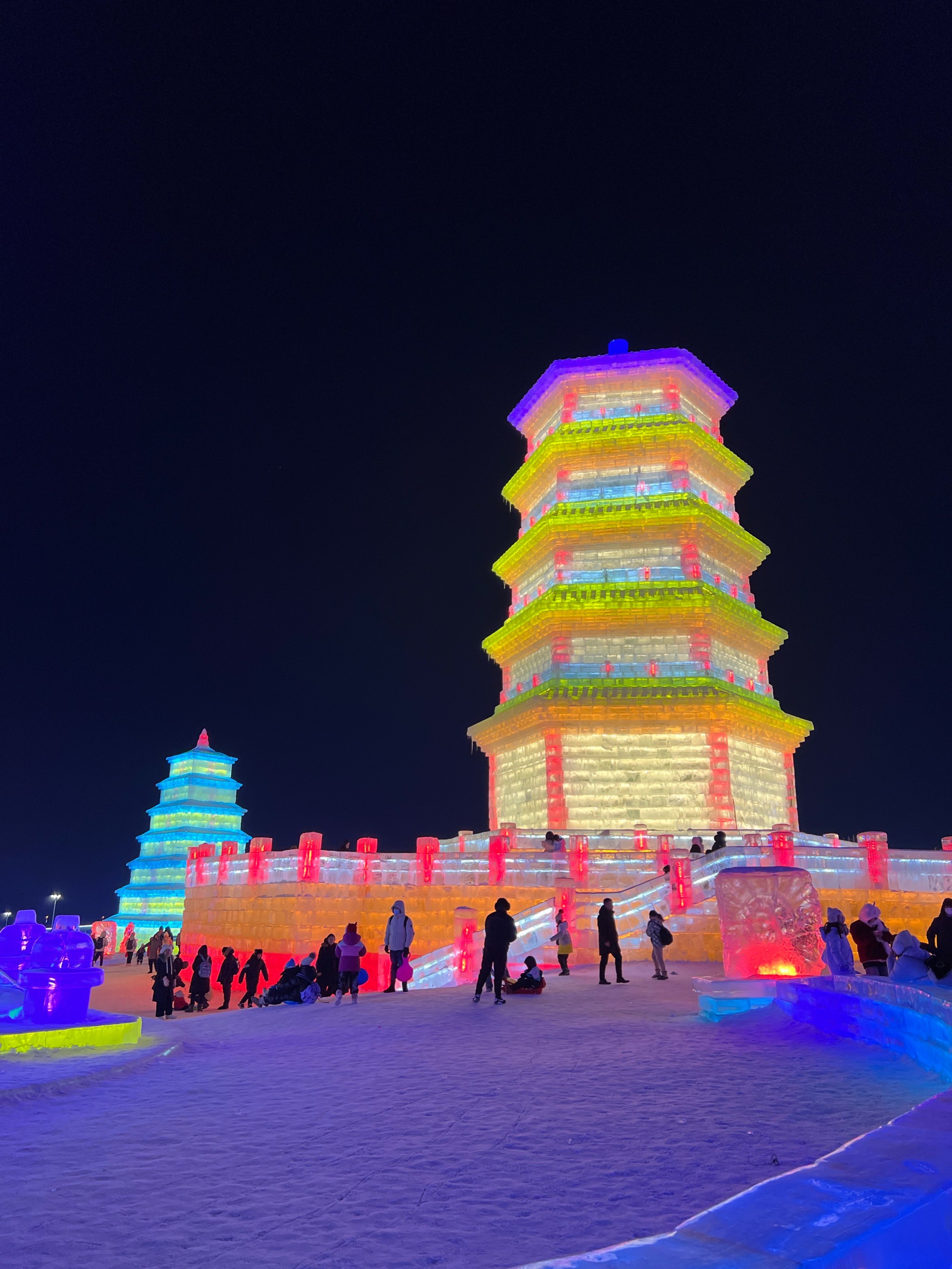 长春莲花山冰雪新天地图片