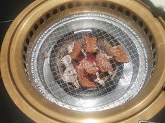 -山川小町·极番烧肉(新地假日广场店)