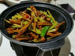 干锅茶树菇-中庸素香阁(建发广场店)