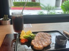-必胜客(上海华谊新所店)