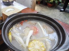 云南菊花百合鸡汤锅-束河人家(南锣鼓巷店)