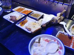 羊肉串，鸡翅，酸奶水果捞-黑门烤肉