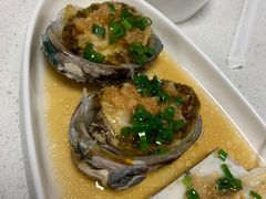 蒜茸蒸鲍鱼-煲王粤菜餐厅(中侨中心店)