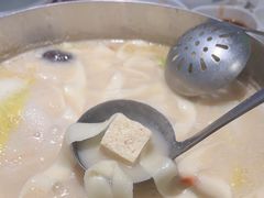 -洪氏嗨捞·广东猪肚鸡·椰子鸡火锅(西咸万象城店)
