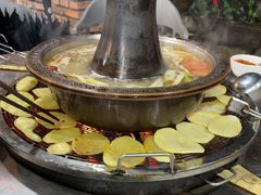 -小辣椒火盆烧烤(温泉南街店)