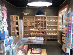 -三亚火车头万人海鲜广场