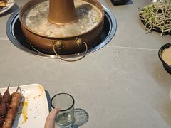 -洞庭洲·防空洞火锅·铜锅涮肉·烧烤(新百广场店)