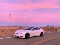 -TESLA 特斯拉(上海太古汇体验店)