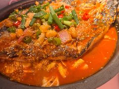 -鸣记脆皮烤鱼·海鲜烤鱼(三八广场店)
