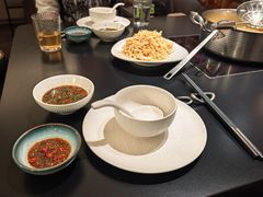 -鲜入唯煮·港式海鲜牛肉火锅(金宝街店)