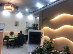 -壹阁胡羊焖饼(特色小吃街店)