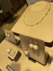 -周生生Chow Sang Sang(先天下店)