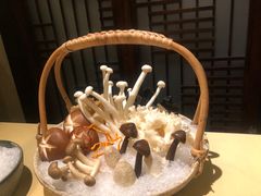 -余欢领鲜火锅(新街口店)