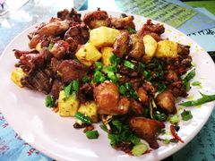 摩梭饵块鸡-泸沽肴(泸沽湖大洛水村农村信用社旁店)