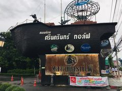 -席娜卡琳火车铁道夜市