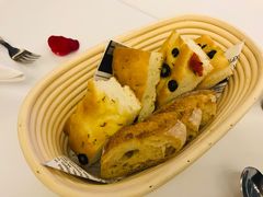餐前面包-西山人家·二十年老字号农家菜(旺山店)