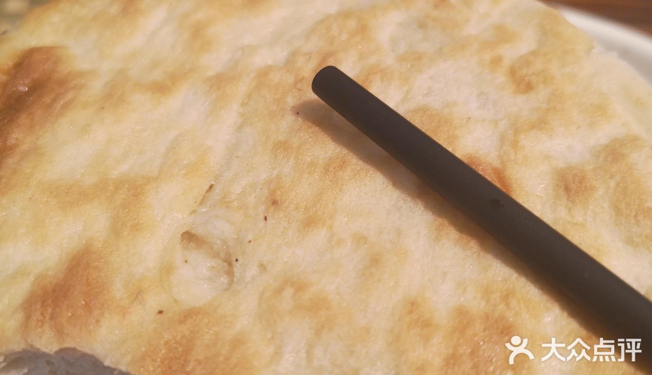 火烧不如岛城一汤的好吃 不太酥脆 有点硬