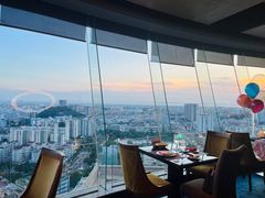 -宝利来国际大酒店-凤凰阁旋转餐厅
